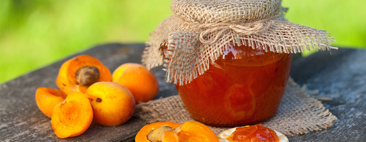 MERUŇKOVÝ DŽEM S NÁDECHEM ROZMARÝNU