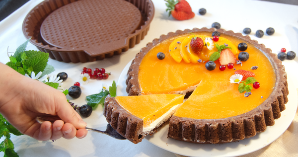 LAHODNÝ ČOKOLÁDOVÝ KOLÁČ S TVAROHEM A BROSKVEMI