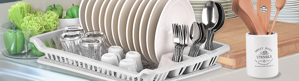 Abyste měli vždycky všechno potřebné po ruce, potřebujete mít šikovné pomocníky na kuchyňské lince nebo v zásuvce.