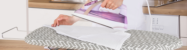 Rychlé a pohodlné žehlení, ať jste drobná žena nebo vysoký chlap.