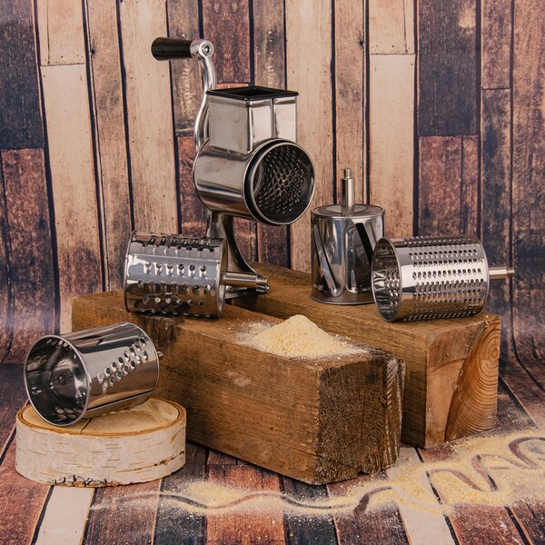 Strojek na strouhanku s nástavci