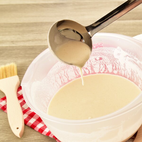 Naběračka s výlevkou 26 cm, pr. 6 cm