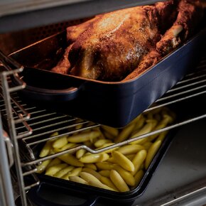 Pekáč LITINA SMALT oboustranný 42,5x22 cm