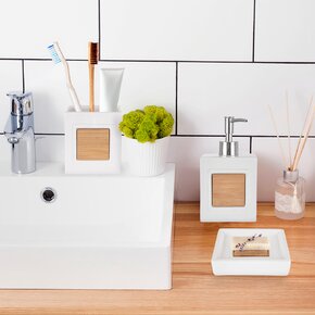 Držák na zubní kartáčky